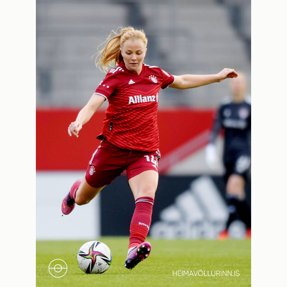 Plakat Glódís Perla Viggósdóttir Bayern Munich